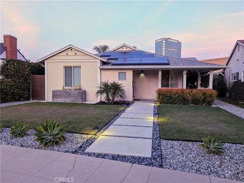 Photo of 4466 Sherman Oaks Circle, Sherman Oaks, CA 91403 (MLS # DW26072897)