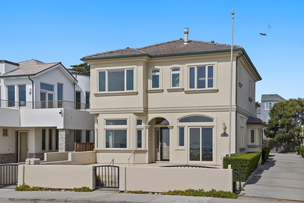 940 W Cliff Drive