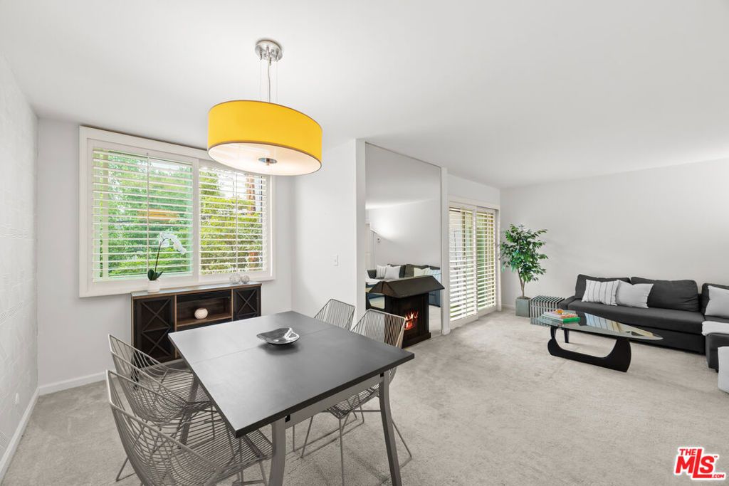 Photo of 927 N Kings Road #212, West Hollywood, CA 90069 (MLS # 25598825)