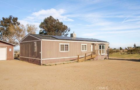 5132 Sunset Road Phelan CA 92371