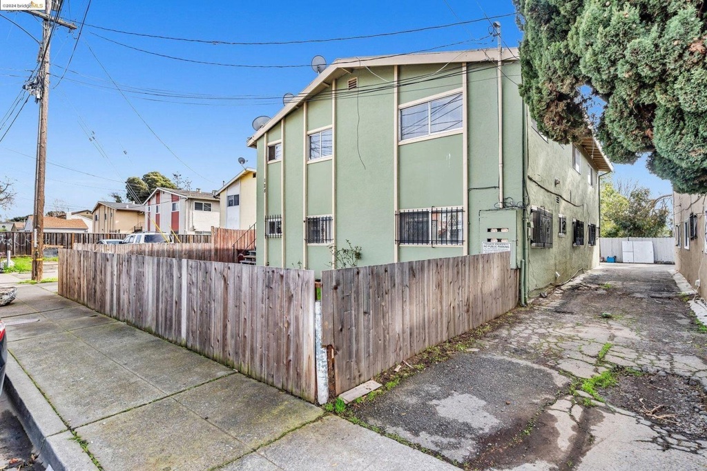 128 Catron Dr