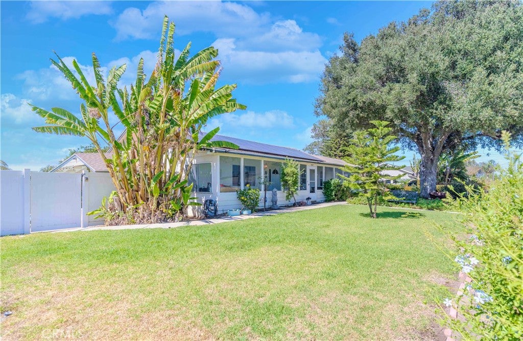 4047 Bluff