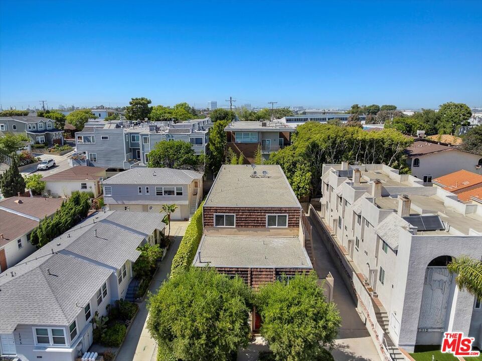 1311 Manhattan Beach Boulevard 2