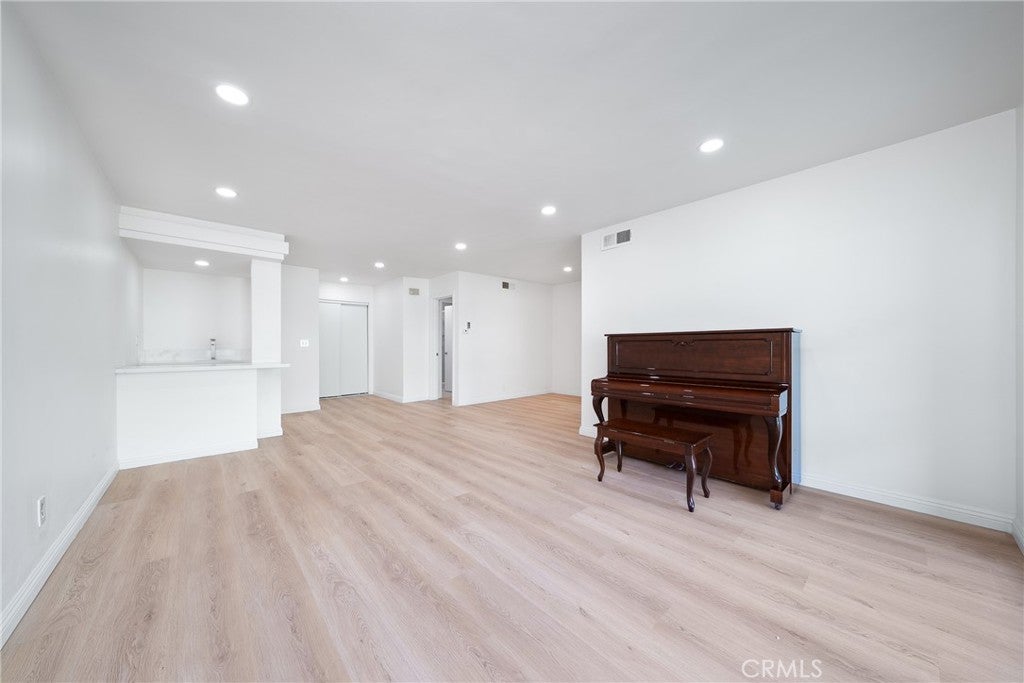 1301 S Atlantic Boulevard 301A