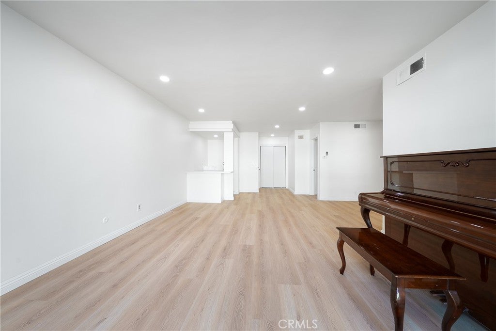 1301 S Atlantic Boulevard 301A