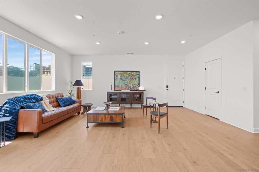 845 Hana Ave 2