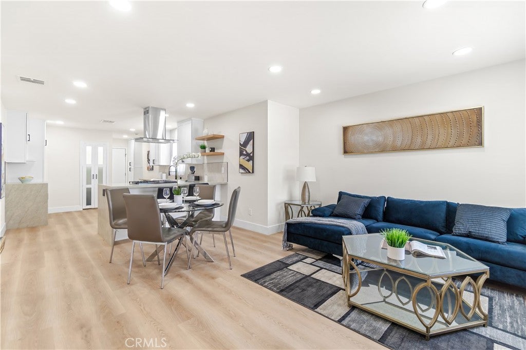725 W 108th St.