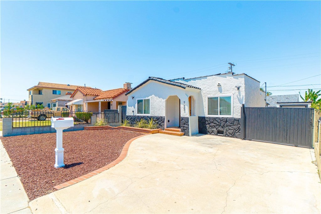 725 W 108th St.