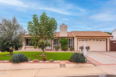 Photo of 627 Evergreen Avenue, Thousand Oaks, CA 91320 (MLS # V1-33412)