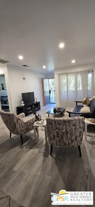 2825 N Los Felices Road 213
