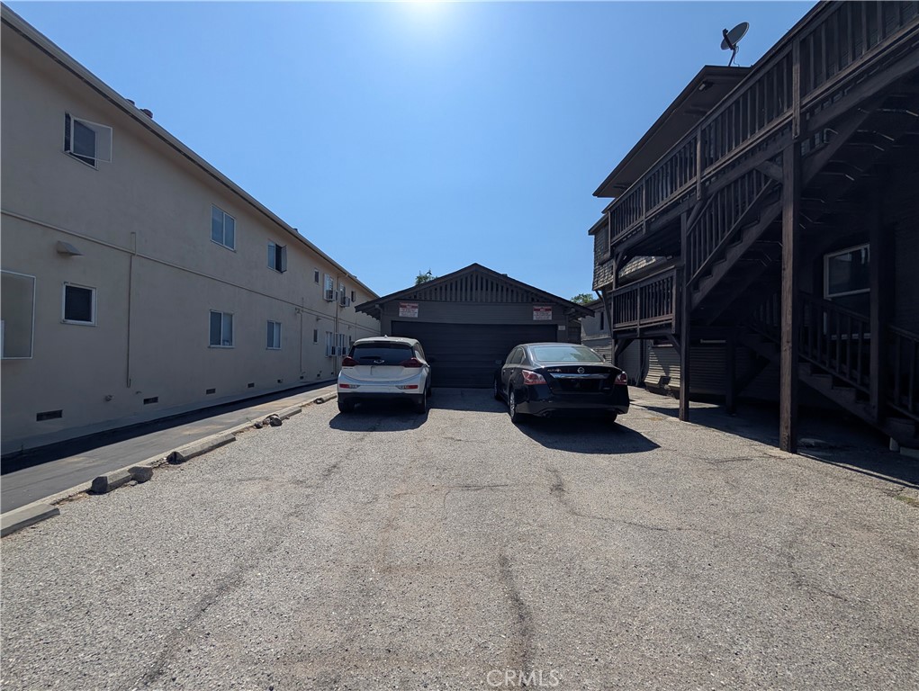 Properties 2 325 S Los Robles Avenue
