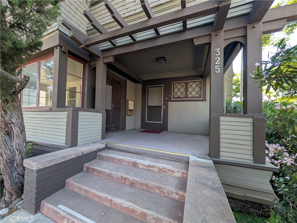 Properties 1 325 S Los Robles Avenue