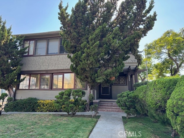 Investor’s Dream in Prime Pasadena – Rare 4-Unit Craftsman Corner Lot Opportunity
Calling all investors/developers/builders, future Pasadena buyers and 1031 Exchange buyers – your next high-upside project is here! This exceptional Pasadena quadruplex offers a rare opportunity to acquire two adjacent properties at a high-visibility corner lot in one of Pasadena’s most desirable and centrally located neighborhoods.
?? 325 S Los Robles Ave, Pasadena, CA 91101
??? 4 existing units | ?? 2,846 SF | ?? Zoned multi-family (Buyer to verify)
Although public records show 3 units, the property currently features 4 income-generating units – three 1-bed/1-bath units and one studio. This character-rich 1914 Craftsman-style building offers investors a chance to restore or redevelop while maintaining historic charm.
? Must be sold together with the adjacent parcel at 408 E Del Mar Blvd, bringing the combined lot size to approx. 9,005 SF (325 S Los Robles: 6,432 SF + 408 E Del Mar: 2,573 SF).
?? Highlights & Investment Potential:
Perfect for 1031 exchange, redevelopment, or long-term hold
Ideal for contractors, builders, and developers
Room to add ADU(s) – check with the City of Pasadena
Strong rental demand and future appreciation potential
Located in the heart of Pasadena, surrounded by high-end retail, cultural institutions, and transit
Submit your best offer!