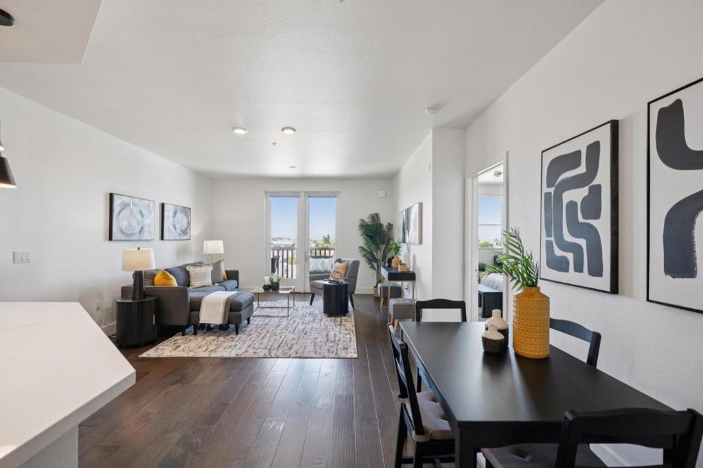 657 Walnut Street 423
