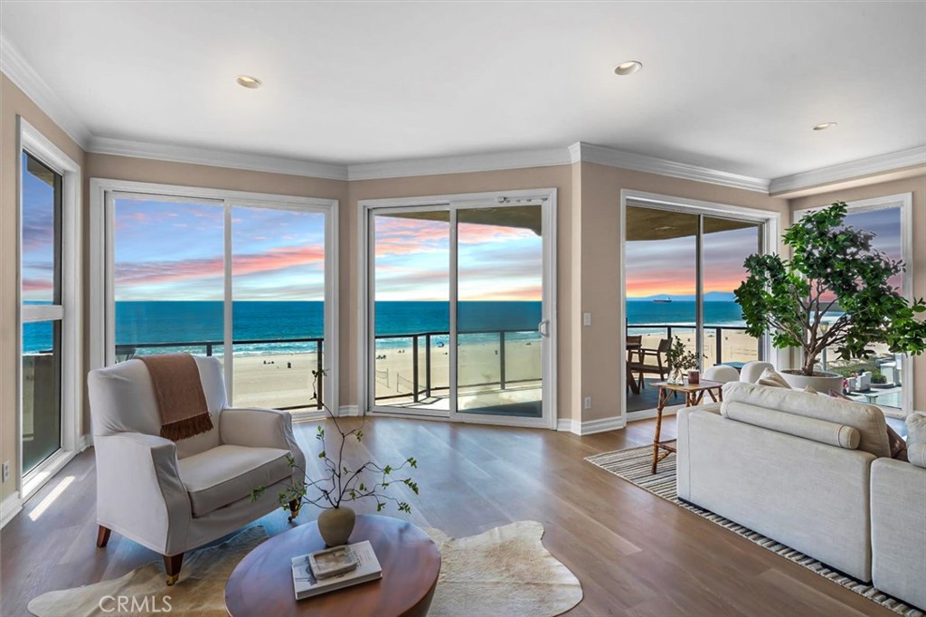 1508 The Strand