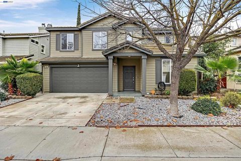 Photo of 448 Burlington Dr Dr, Tracy, CA 95376 (MLS # 41134145)