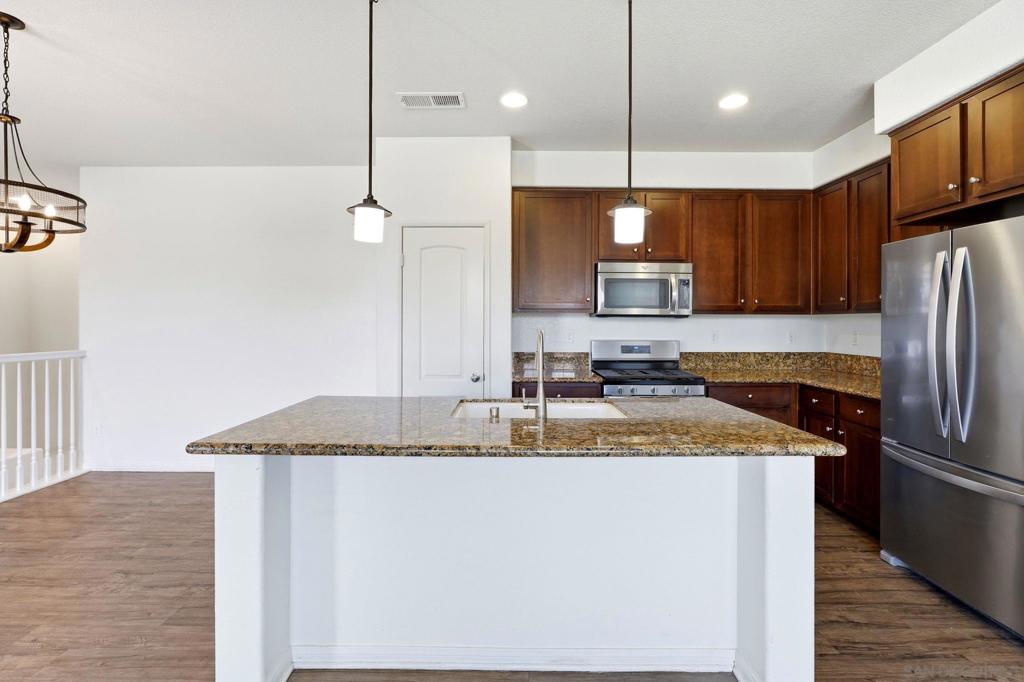 1541 El Prado St. 1