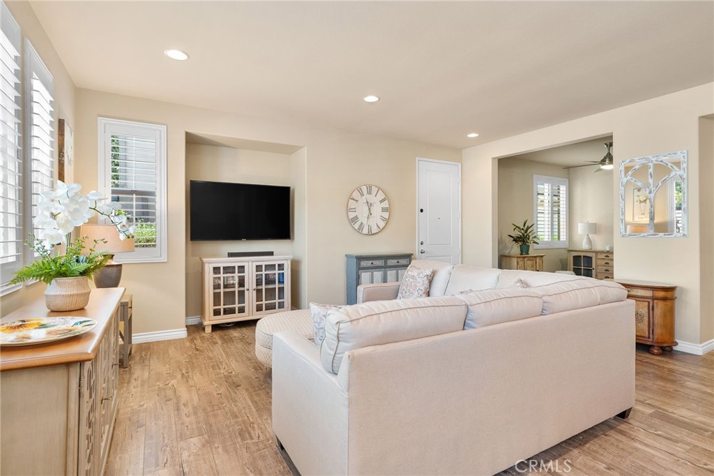42945 Avenida Amistad