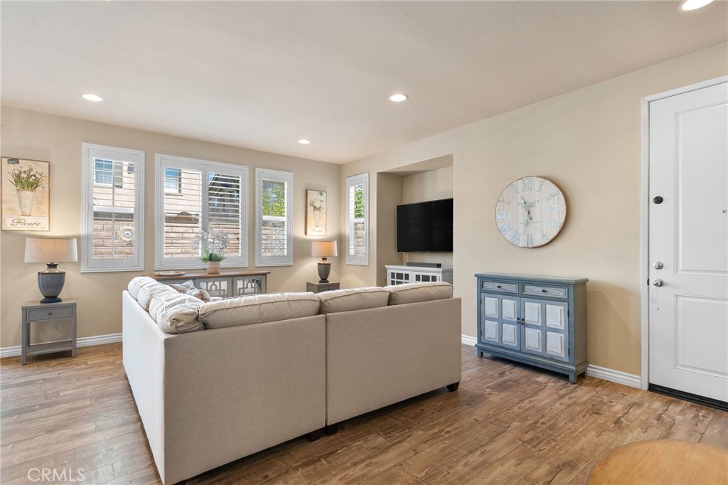 42945 Avenida Amistad