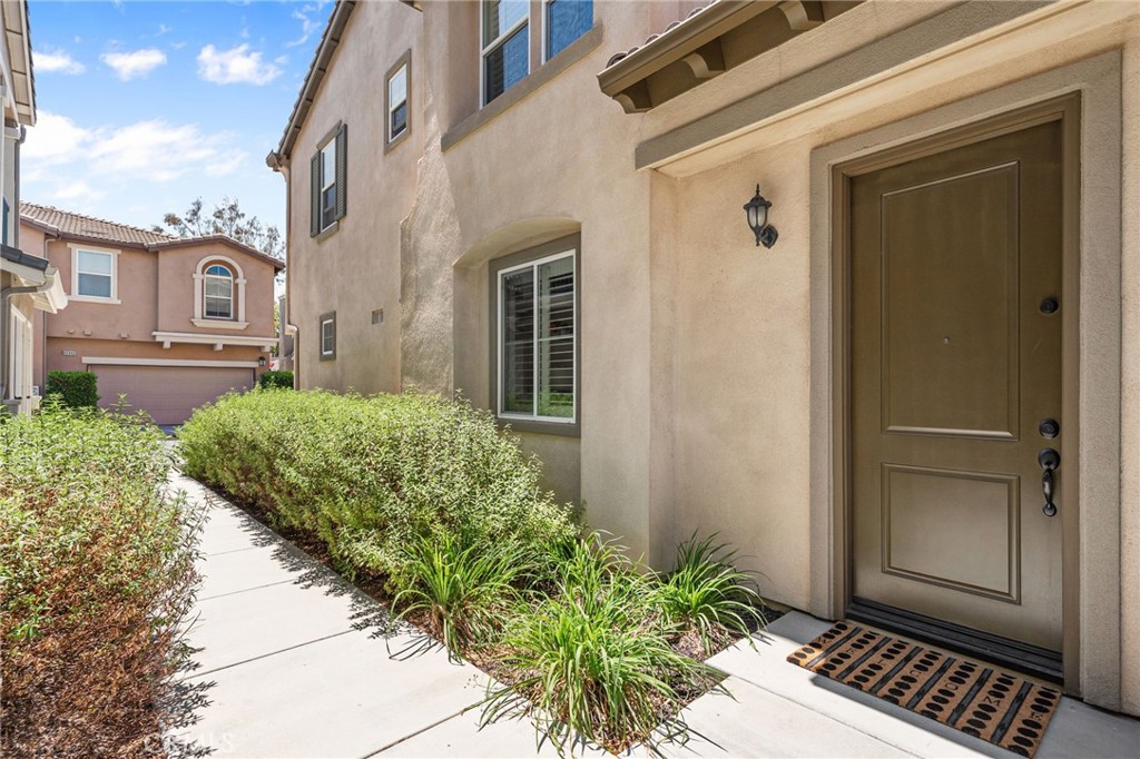 42945 Avenida Amistad