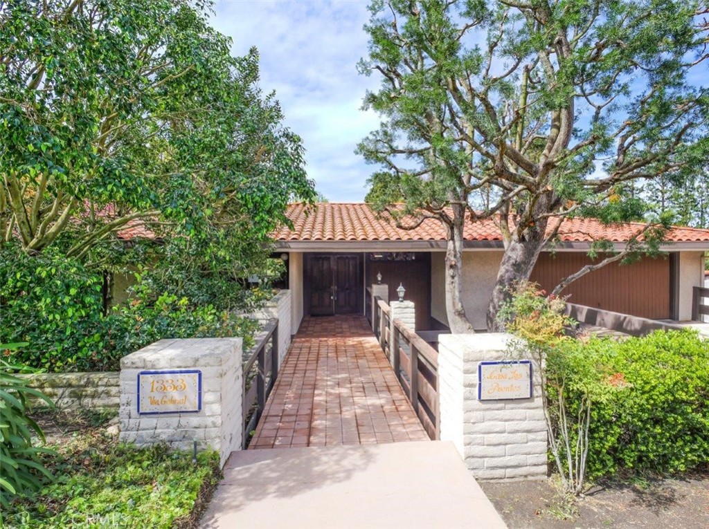 1333 Via Gabriel
