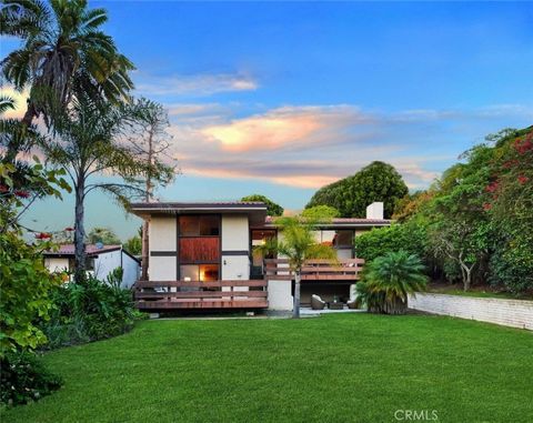 Photo of 1333 Via Gabriel, Palos Verdes Estates, CA 90274 (MLS # PV26058174)