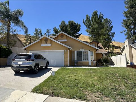 Photo of 28243 Royal RD, Castaic, CA 91384 (MLS # SR26145441)