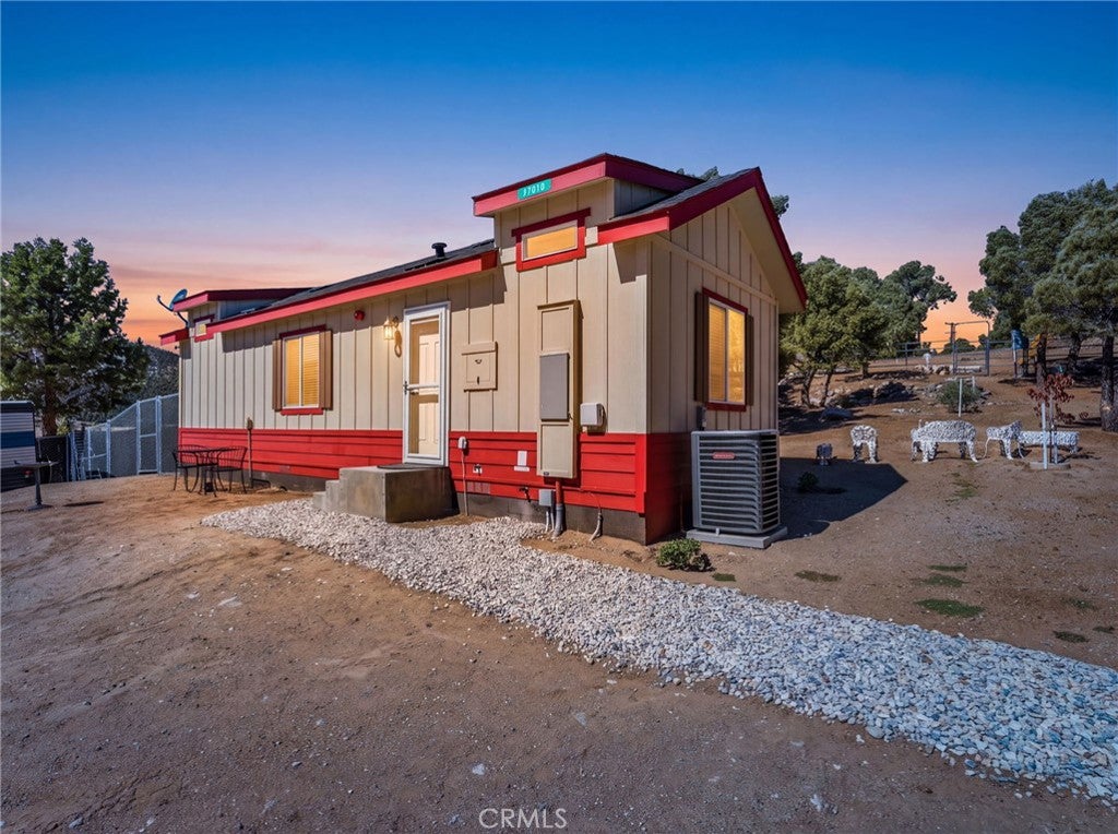 45675 Falling Springs
