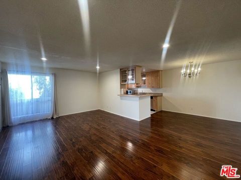 Photo of 5330 Zelzah Avenue #4, Encino, CA 91316 (MLS # 25599455)