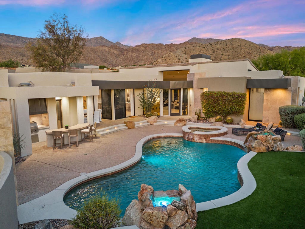 137 Metate Place