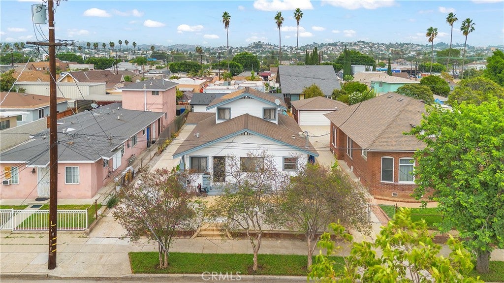 3045 E 5th