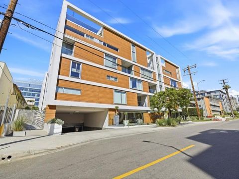 Photo of 6735 Yucca Street #406, Los Angeles, CA 90028 (MLS # ML82039306)