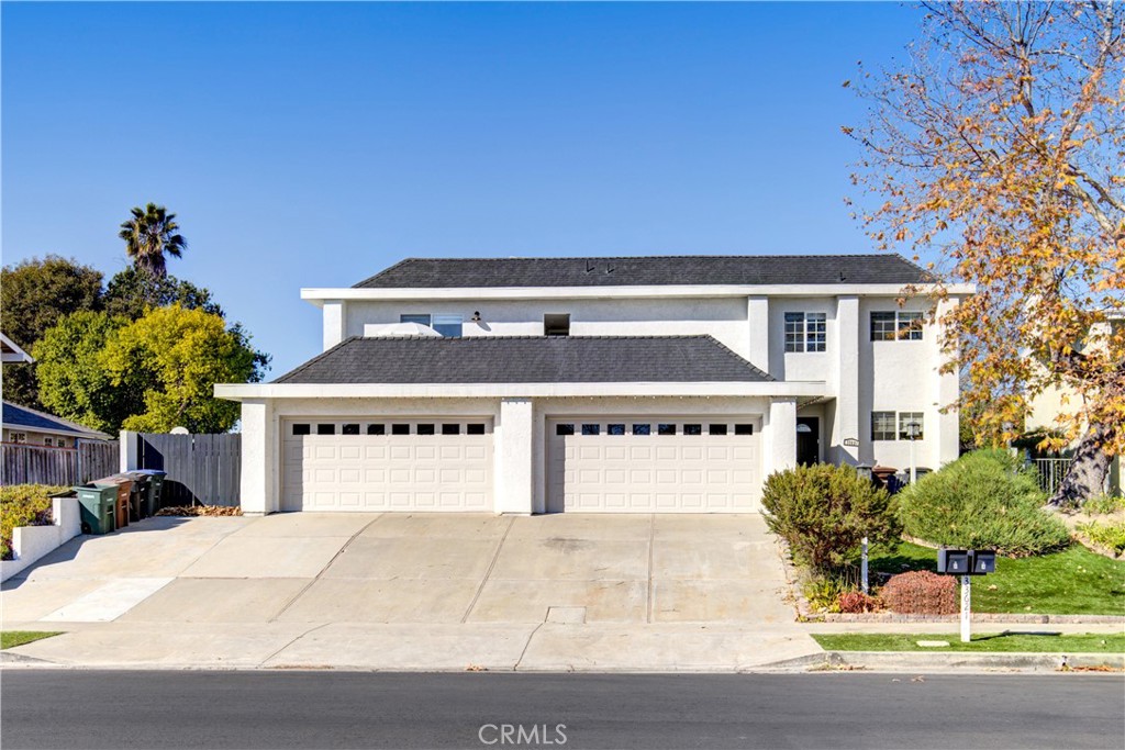 33621 Blue Lantern Street