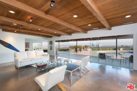 Photo of 1230 Shadow Hill Way, Beverly Hills, CA 90210 (MLS # 26839015)