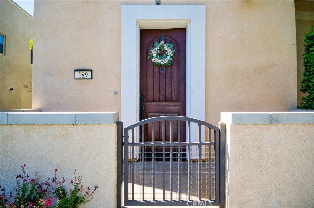 Photo of 189 Follyhatch, Irvine, CA 92618 (MLS # PW26095836)