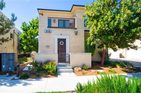 Photo of 189 Follyhatch, Irvine, CA 92618 (MLS # PW26095836)