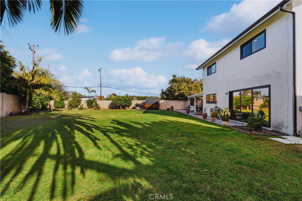 8807 El Lago