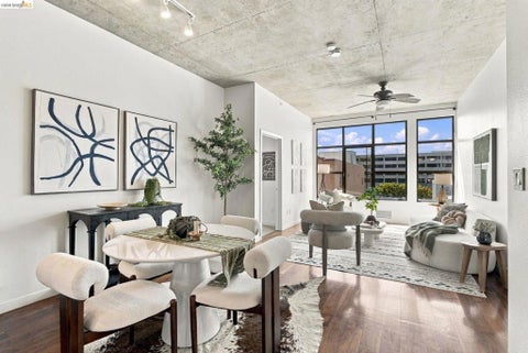 Photo of 288 3rd st ST #408, Oakland, CA 94607 (MLS # 41148421)