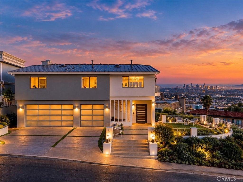 Photo of 180 Aspen Oak LN, Glendale, CA 91207 (MLS # BB26217391)