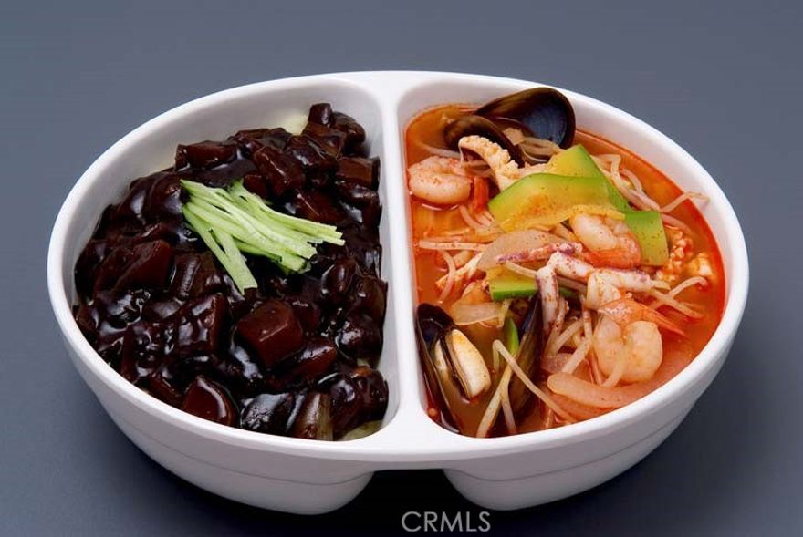 Rare opportunity to own a well-established, fast Korean-Chinese restaurant located in the heart of Koreatown, Los Angeles. Operating since 2013, this business is part of a well-known Korean brand renowned for its authentic and flavorful Chinese cuisine. The restaurant enjoys strong brand recognition, a loyal customer base, and high foot traffic in one of LA’s most vibrant culinary districts. Whether you're looking to expand your restaurant portfolio or enter the market with a turnkey operation, this opportunity is ideal. Please contact us for more details and to schedule a private tour. Serious inquiries only.