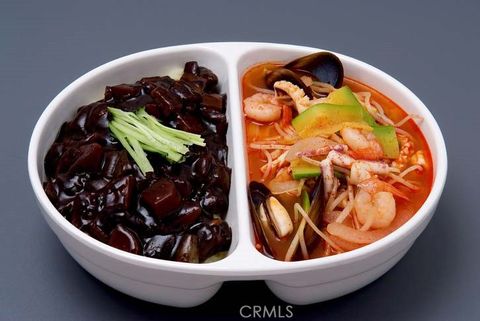 Photo of Los Angeles, CA 90006 (MLS # RS25139342)