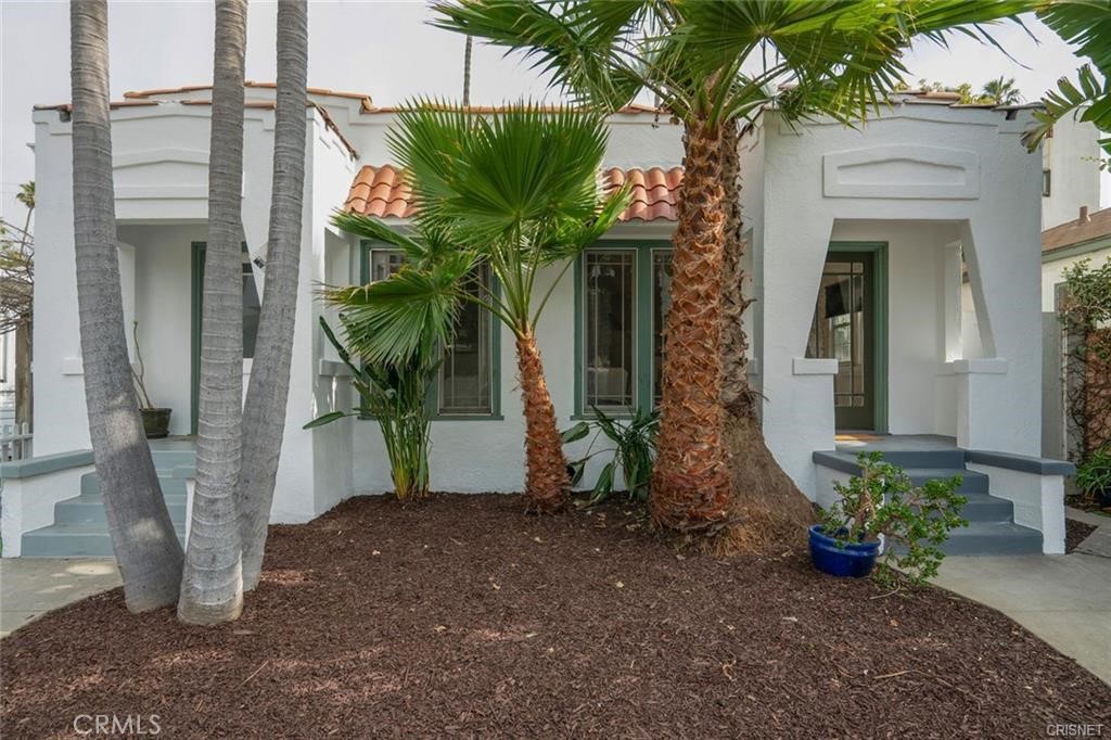 Gorgeous and gated front facing unit in a character rich Spanish duplex offers 1 bed 1 bath, located in the desirable walk streets neighborhood of Venice! Fresh and bright with open floor plan, newer flooring throughout, multiple windows that bring the light in making this a cozy and bright place. Enter into the main living space featuring a beautiful front French window, smooth ceilings, AC unit and recessed lights, that flows to a dining area and a large kitchen with quartz countertops, stainless steel appliances: refrigerator, gas cooking range with vent hood, and ample cabinet space for storage. Off the kitchen access the laundry room with side by side washer & dryer and an exterior side door. The spacious bedroom offers two closets, a ceiling fan and AC/Heat unit, a sliding door to access the back patio finished with concrete stepping stones perfect for outdoor dining. The bathroom was fully updated, overhead lights, large tiled shower, newer flooring, and matte-black fixtures. An exciting opportunity to live in a great location close to Abbot Kinney, shopping & entertainment, and the beach! Feels like a home. Gated & private car parking spot with entry off the alley. Pet rules, good credit a must. Photos were taken when property was staged.