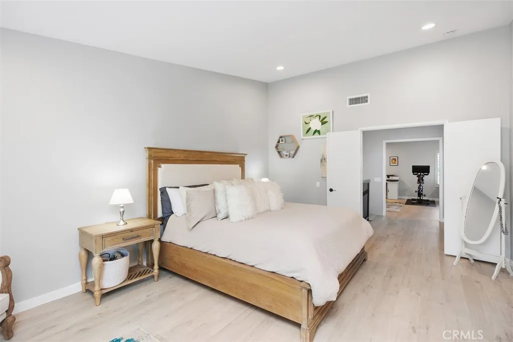 Irvine, California 92603, United States, 2 Bedrooms Bedrooms, ,3 BathroomsBathrooms,Residential,Active,92242