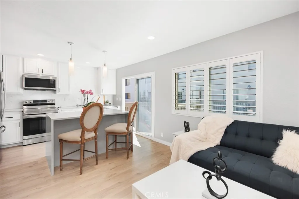 Irvine, California 92603, United States, 2 Bedrooms Bedrooms, ,3 BathroomsBathrooms,Residential,Active,92242