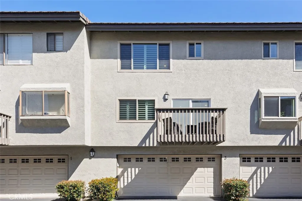 Irvine, California 92603, United States, 2 Bedrooms Bedrooms, ,3 BathroomsBathrooms,Residential,Active,92242