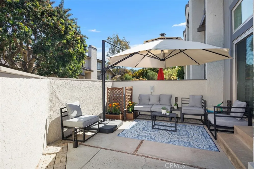 Irvine, California 92603, United States, 2 Bedrooms Bedrooms, ,3 BathroomsBathrooms,Residential,Active,92242