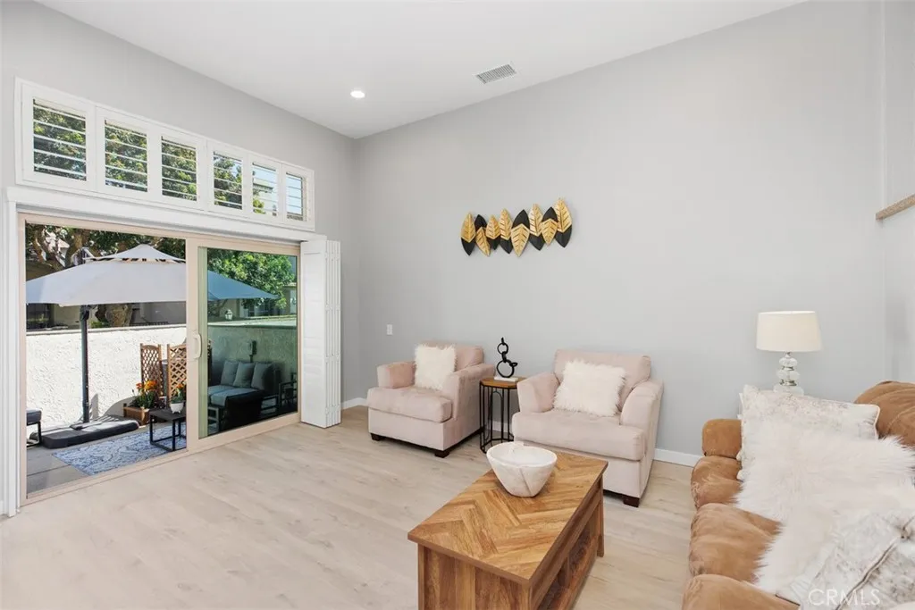 Irvine, California 92603, United States, 2 Bedrooms Bedrooms, ,3 BathroomsBathrooms,Residential,Active,92242