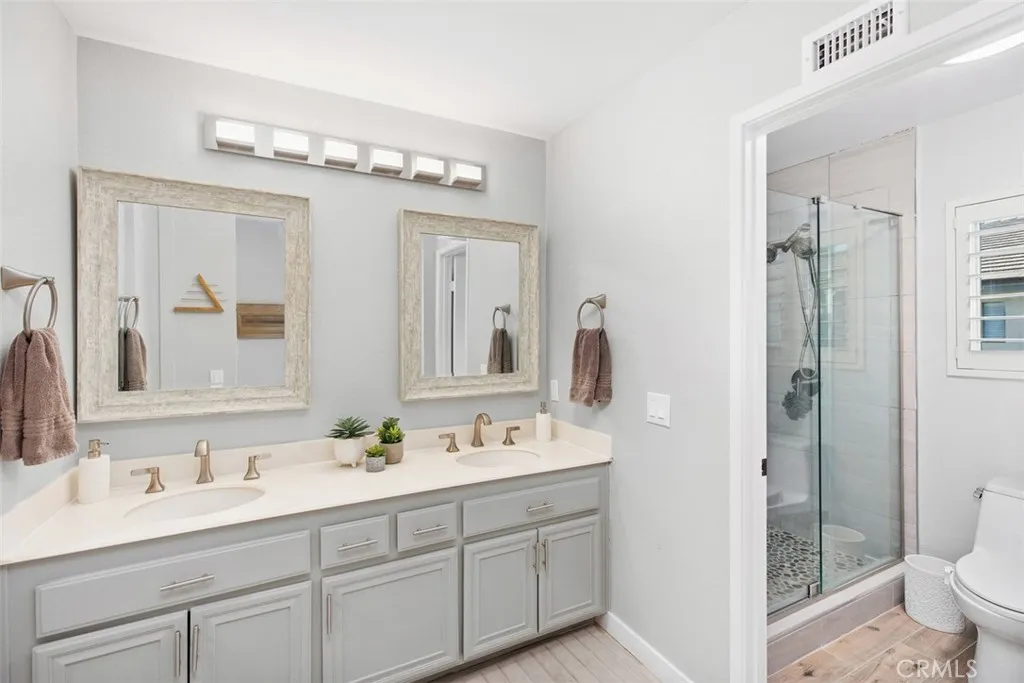 Irvine, California 92603, United States, 2 Bedrooms Bedrooms, ,3 BathroomsBathrooms,Residential,Active,92242