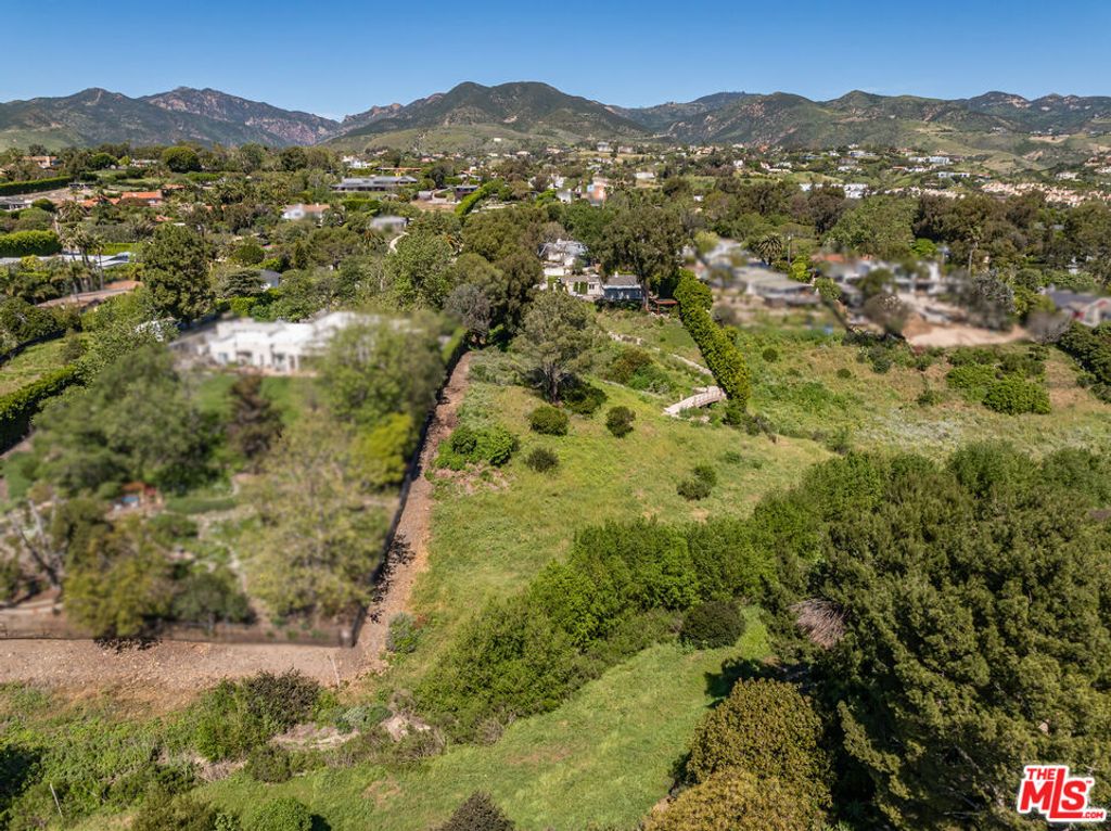 Photo of 28850 Boniface Drive, Malibu, CA 90265 (MLS # 26668741)