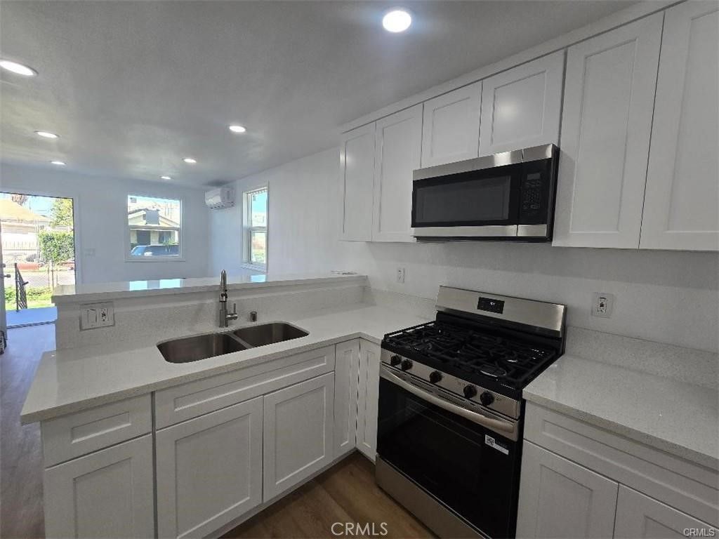 Photo of 10722 Anzac, Los Angeles, CA 90059 (MLS # DW26034429)